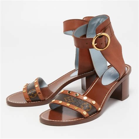 louis vuitton passenger sandals.